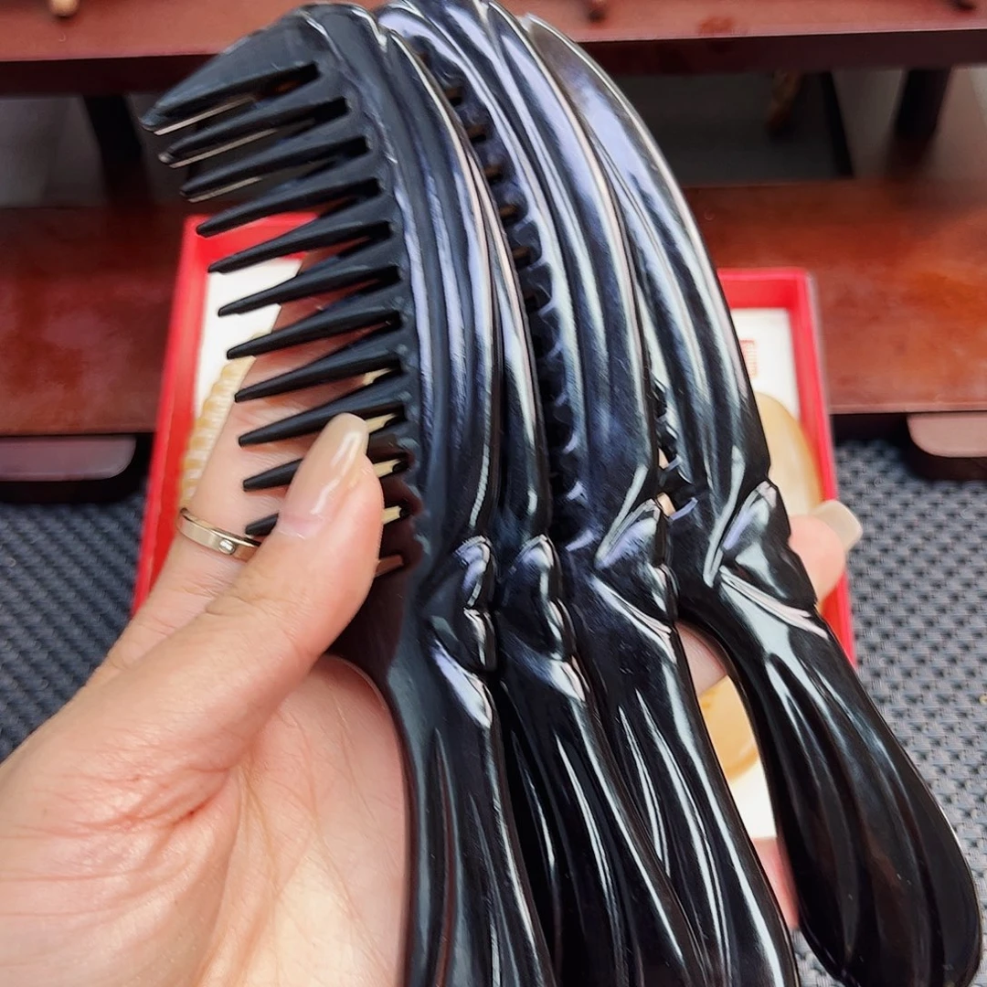 纯手工制作纯牛角梳子