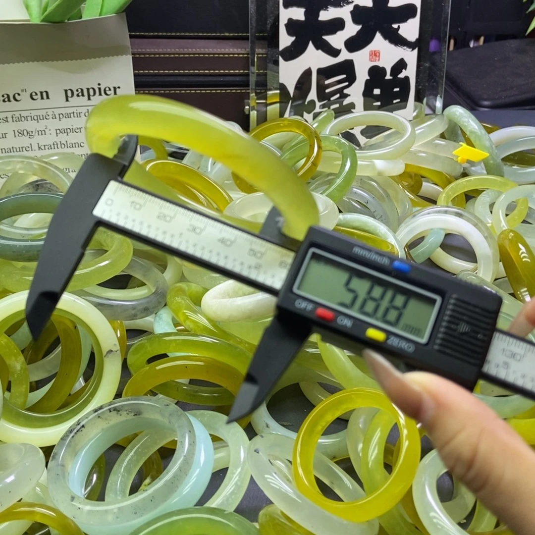 未镶嵌蛇纹石玉手镯50有裂