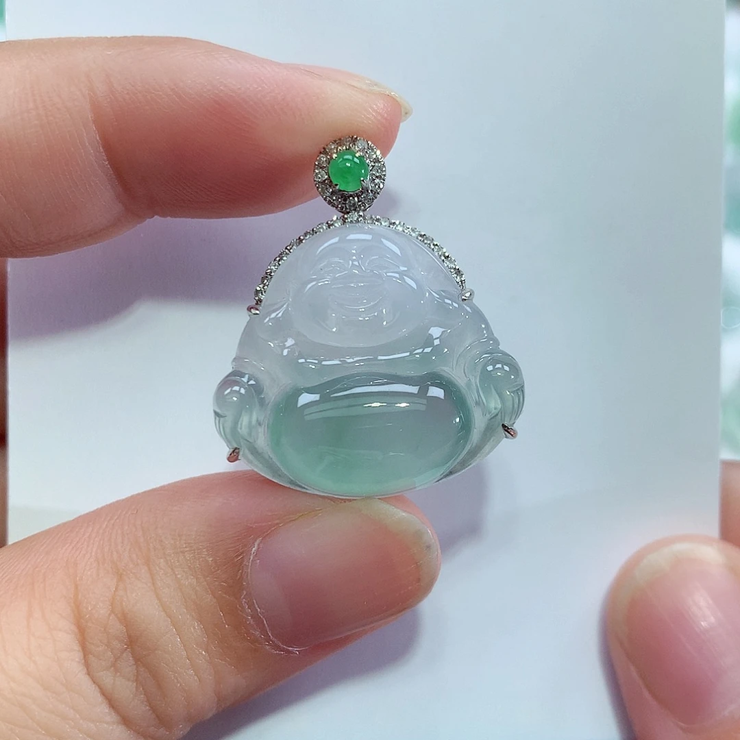 颈饰18K金镶嵌翡翠佛