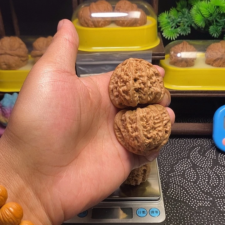 吊坠文玩核桃三角白44