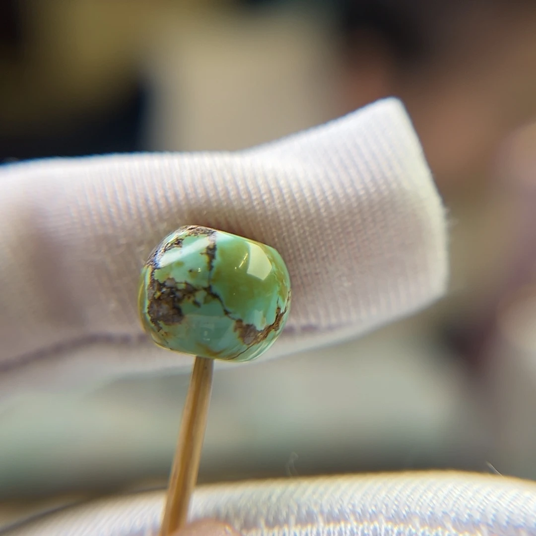 绿松石未镶嵌珠宝奇石11