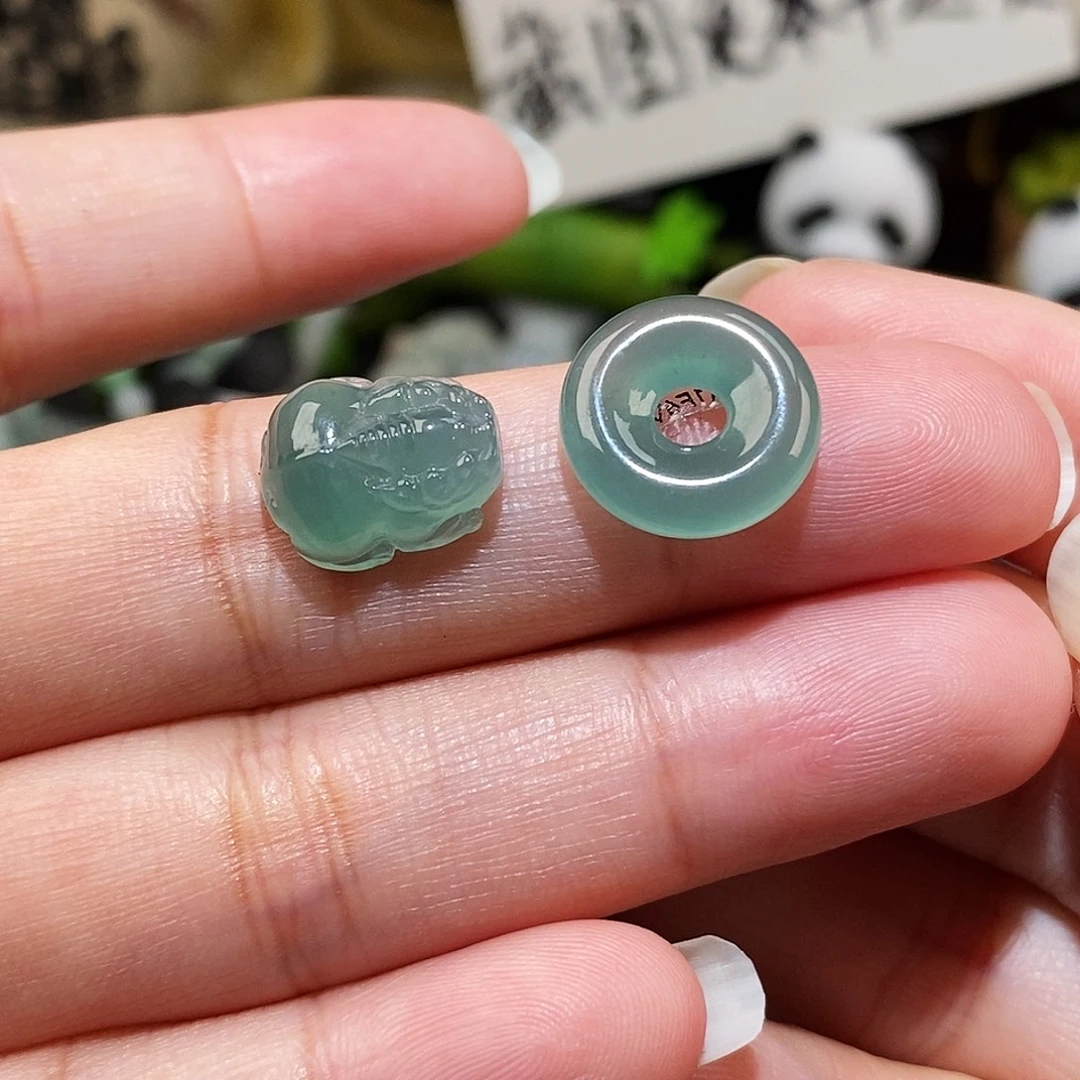 翡翠未镶嵌颈饰冰种貔貅平安扣