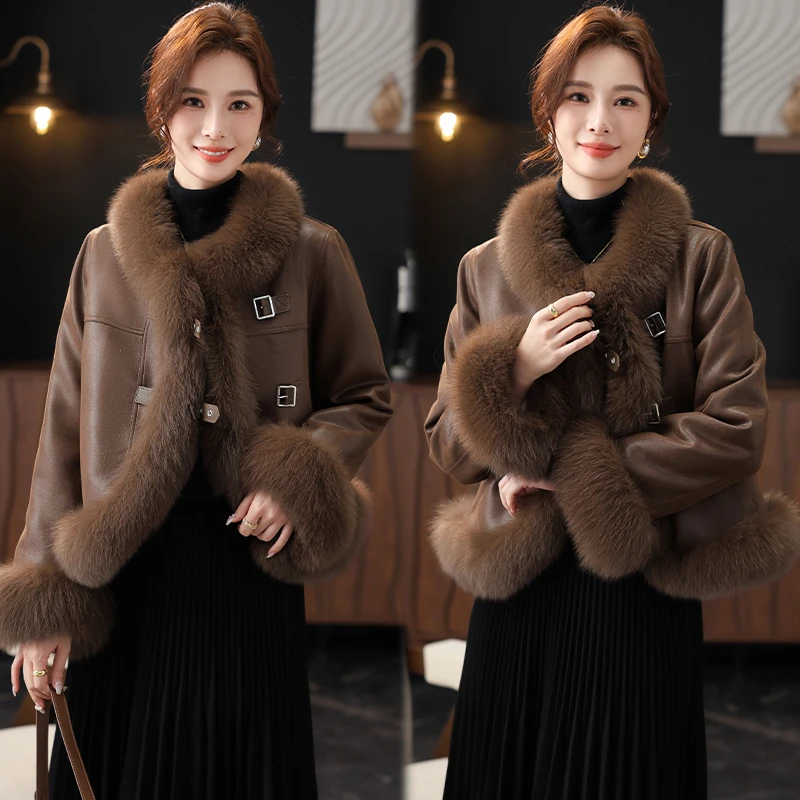 中年妈妈冬装毛皮衣外套白鸭绒羽绒服2024新款洋气质大衣新年战袍