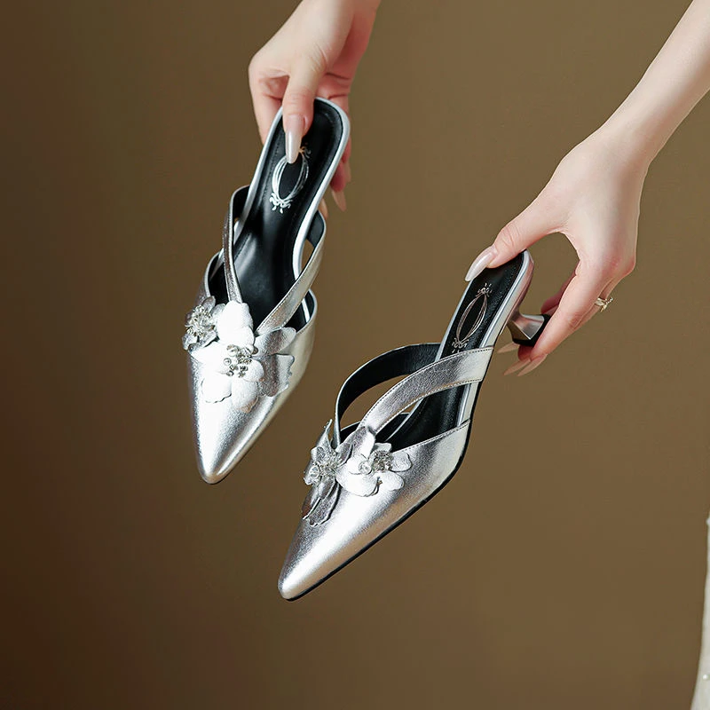 春夏季新款中跟花朵包头拖鞋女细跟尖头一脚蹬温柔名媛风半拖凉拖