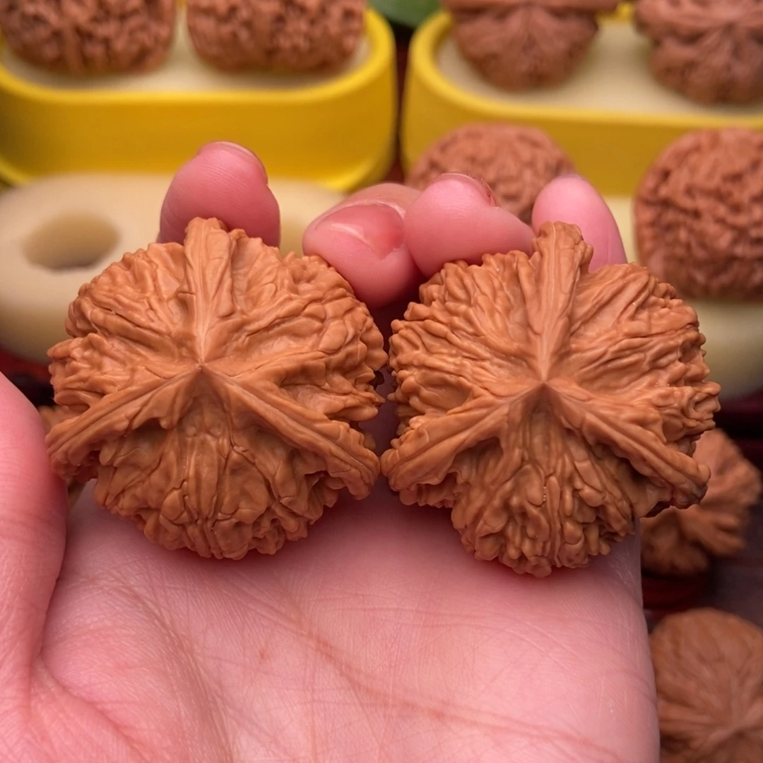 威***哥把件文玩核桃御龙粗筋大三棱41