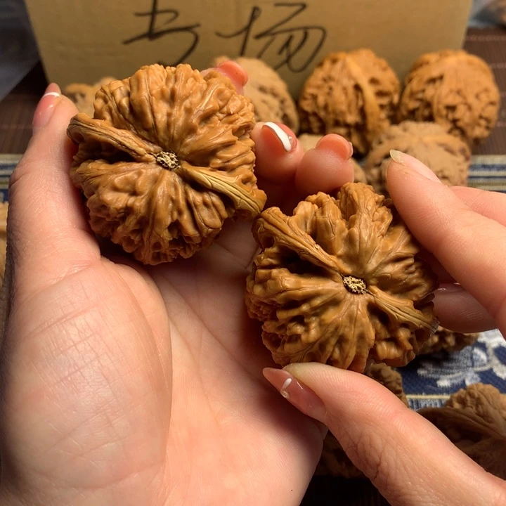 吊坠文玩核桃狮***哥粗筋