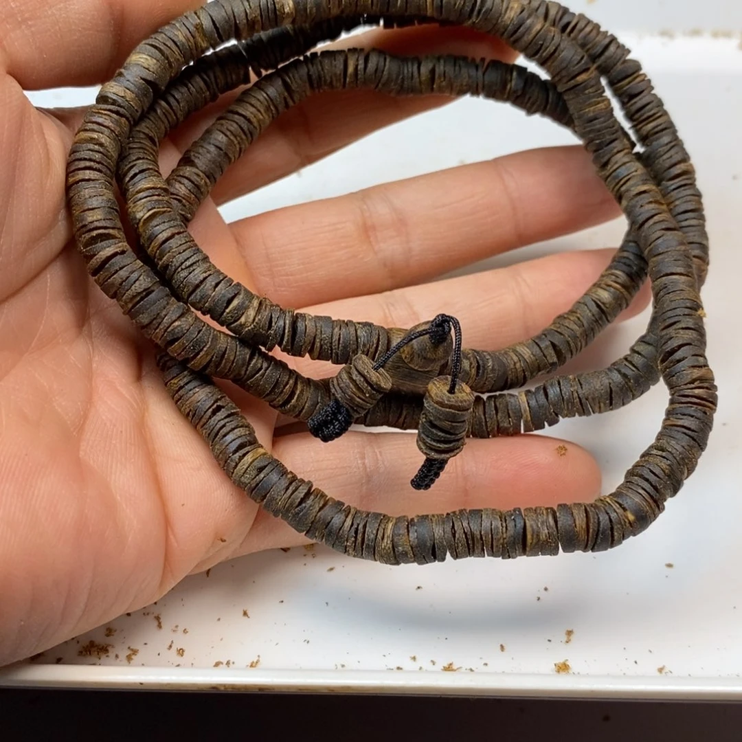 沉香手串绿棋楠规格0.6-26