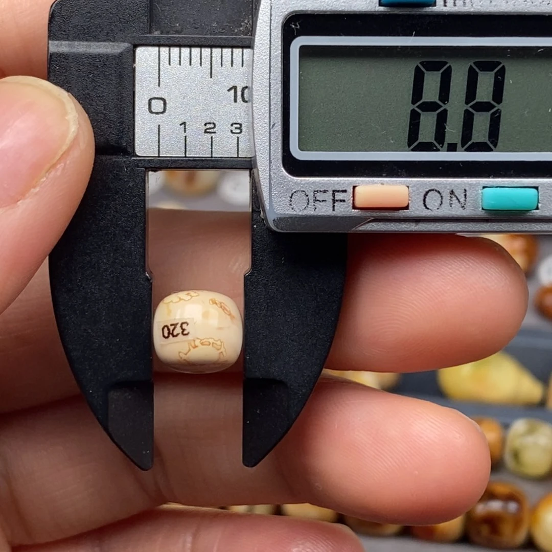 裸石琥珀未镶嵌老型