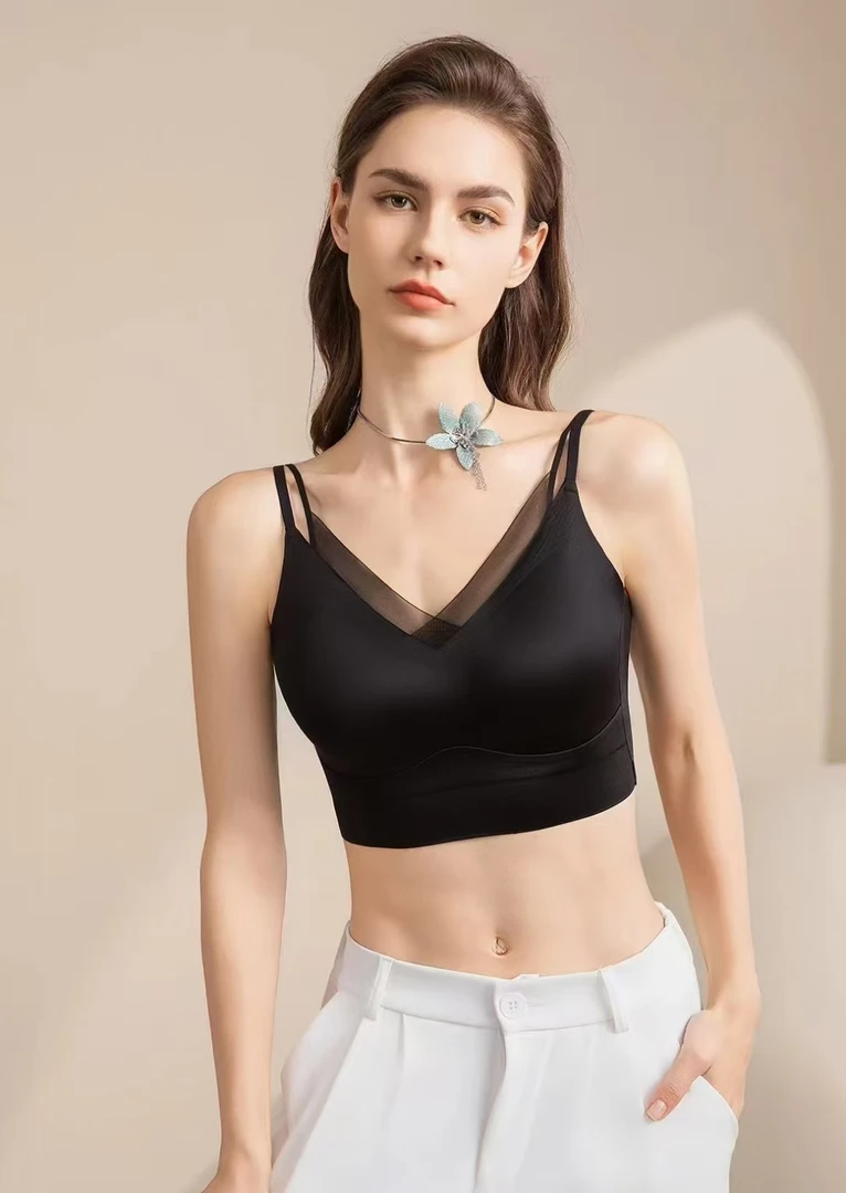 郑郑定制#夏季新款法式无痕缎面固定高级设计感透气内搭吊带背心