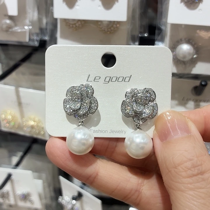 合成碳硅石纯铜花朵珠珠耳夹