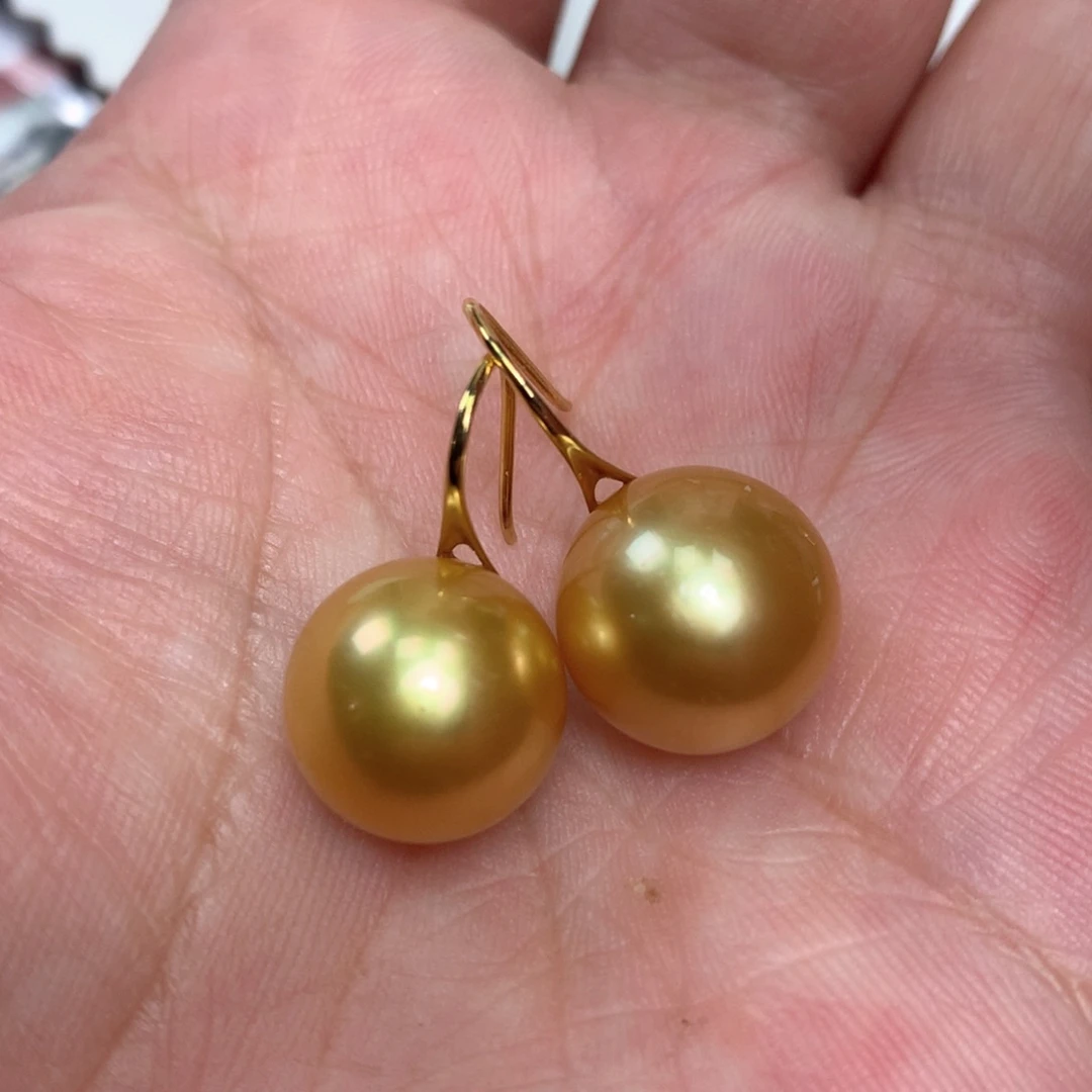 海水珍珠耳饰18K金镶嵌