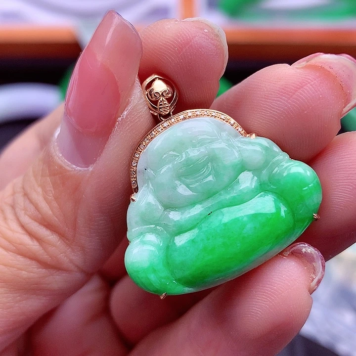 翡翠颈饰18K金镶嵌翡翠