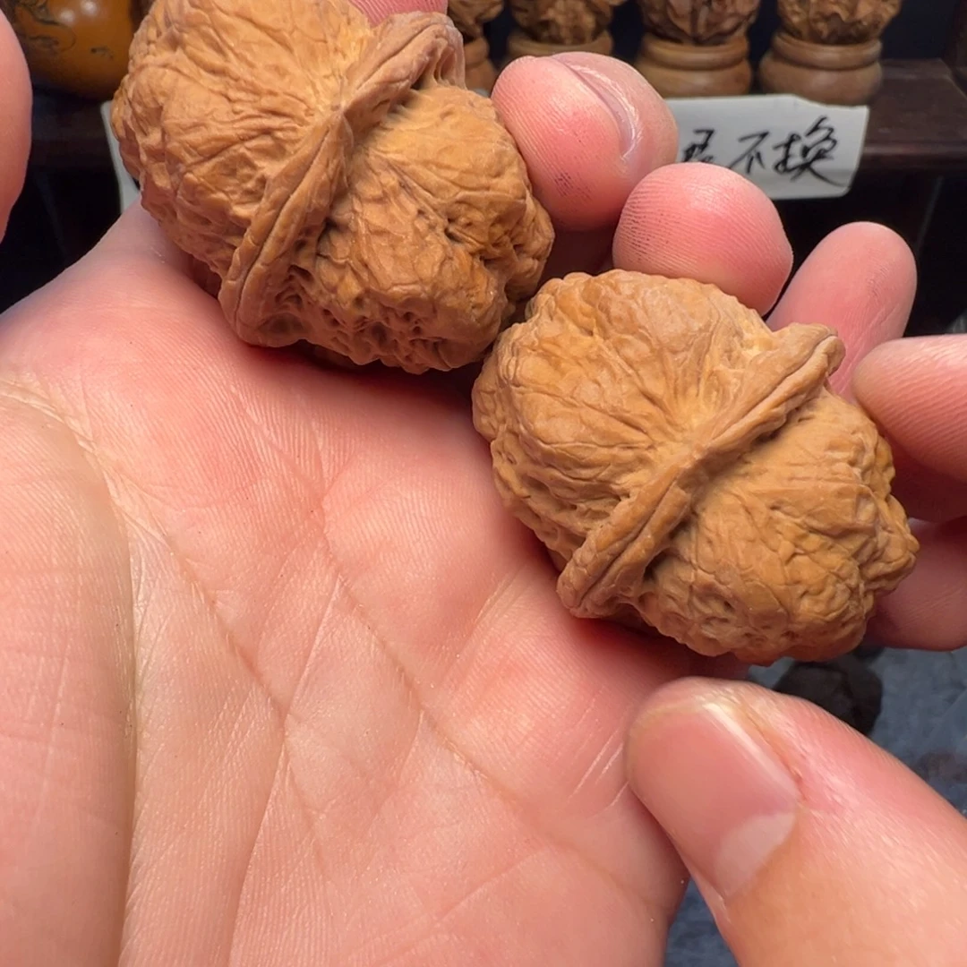 文玩核桃吊坠红皮龙金蟾42mm