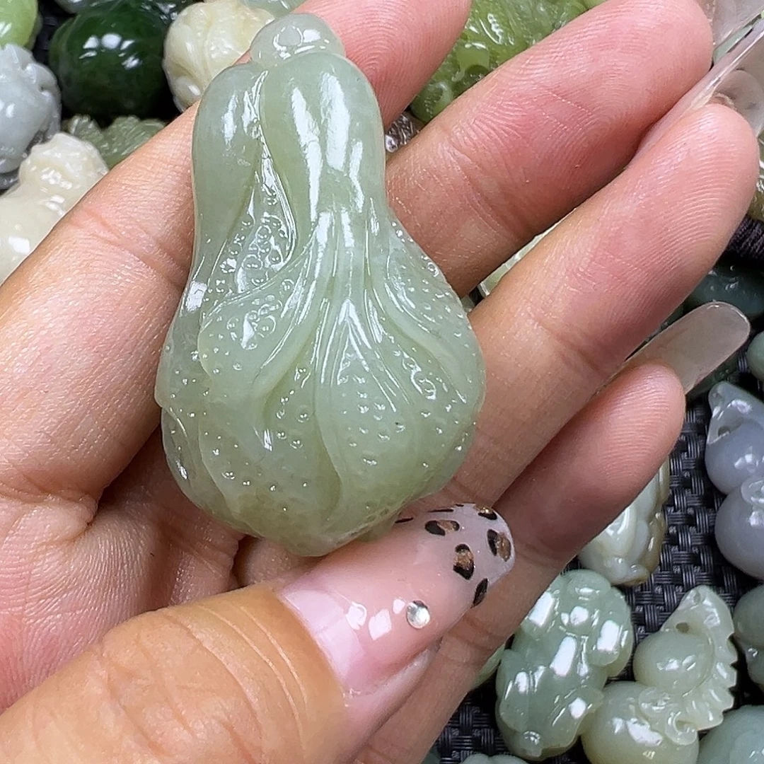琪***琪和田玉未镶嵌颈饰