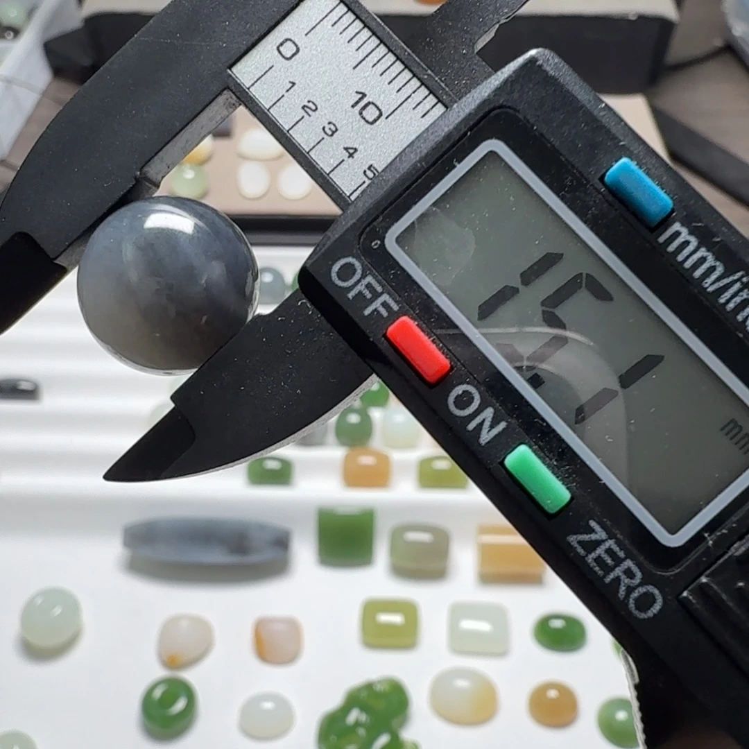 颈饰未镶嵌和田玉远***者