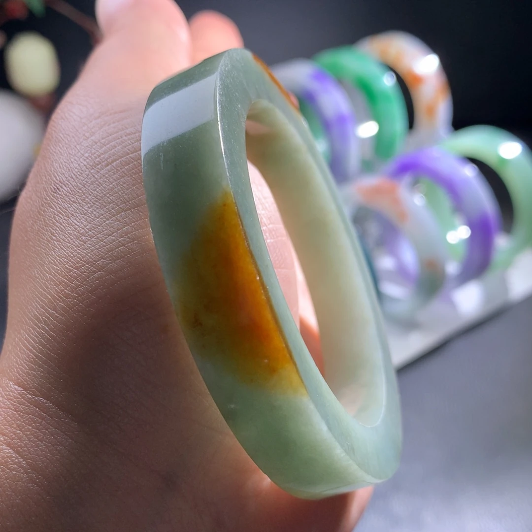 定制翡翠未镶嵌手镯