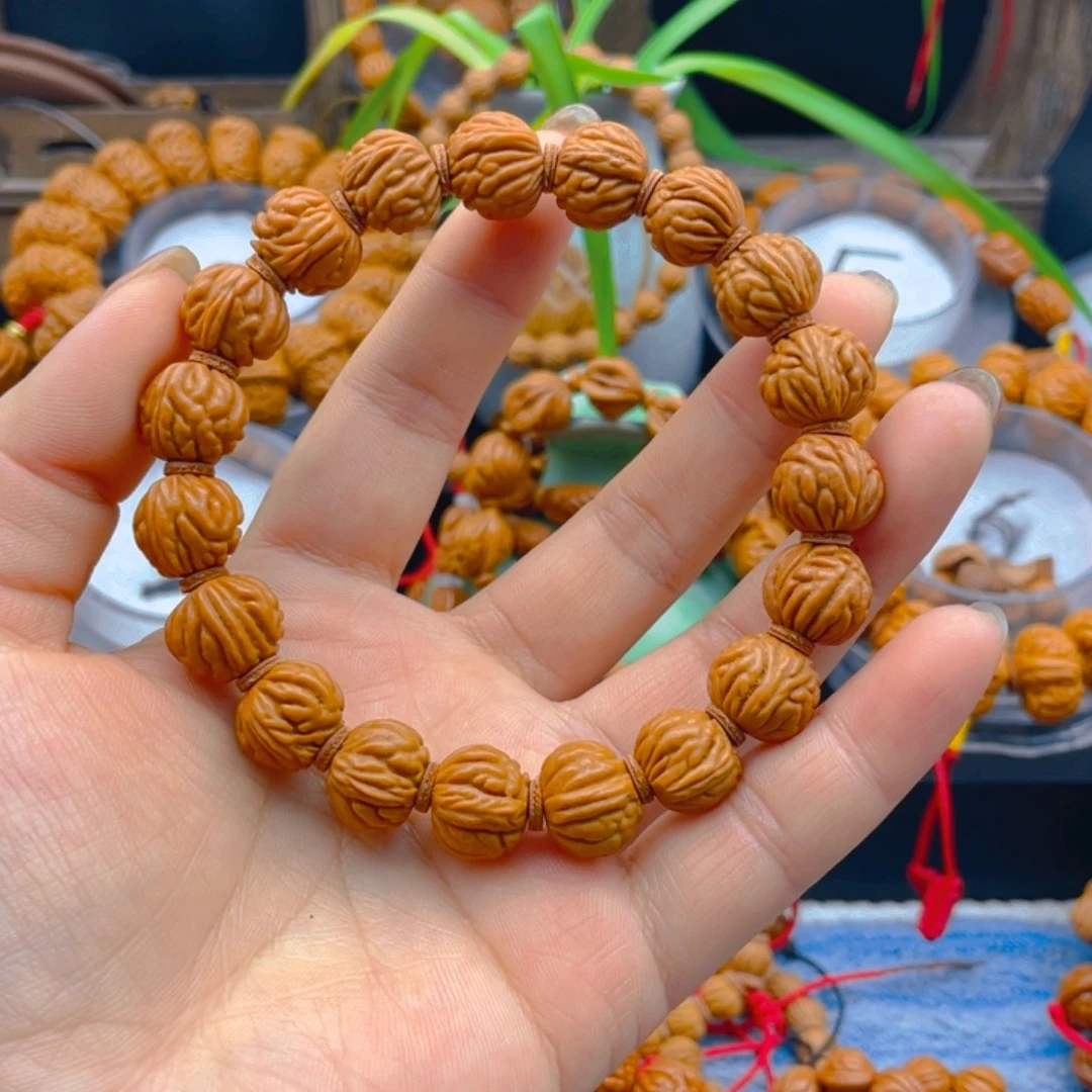 老树籽金蟾。红红火火