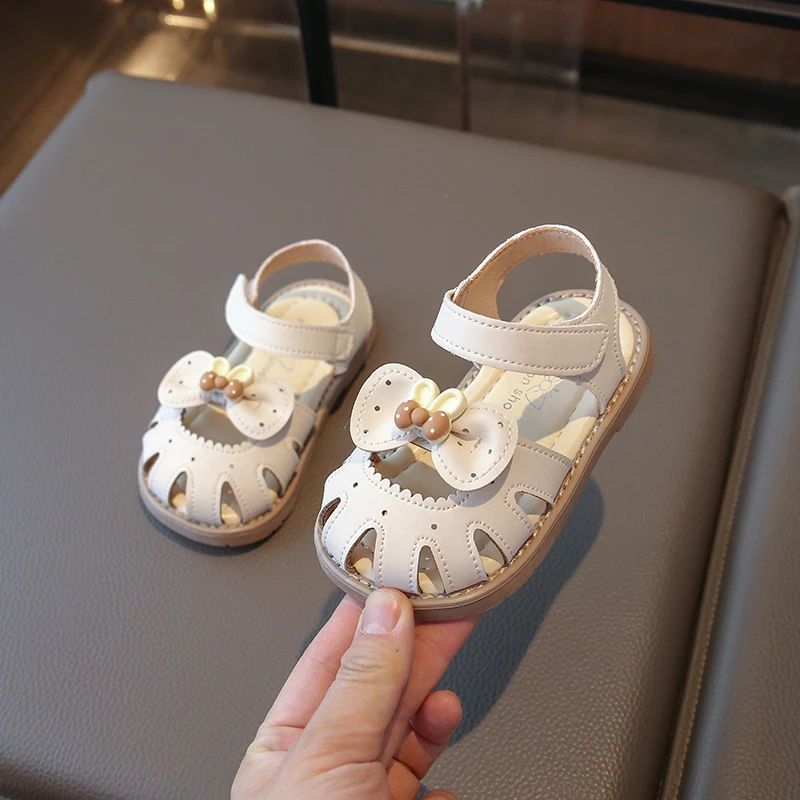 2025新款女童凉鞋夏季包头软底洋气公主鞋小童宝宝凉鞋女孩3-6岁