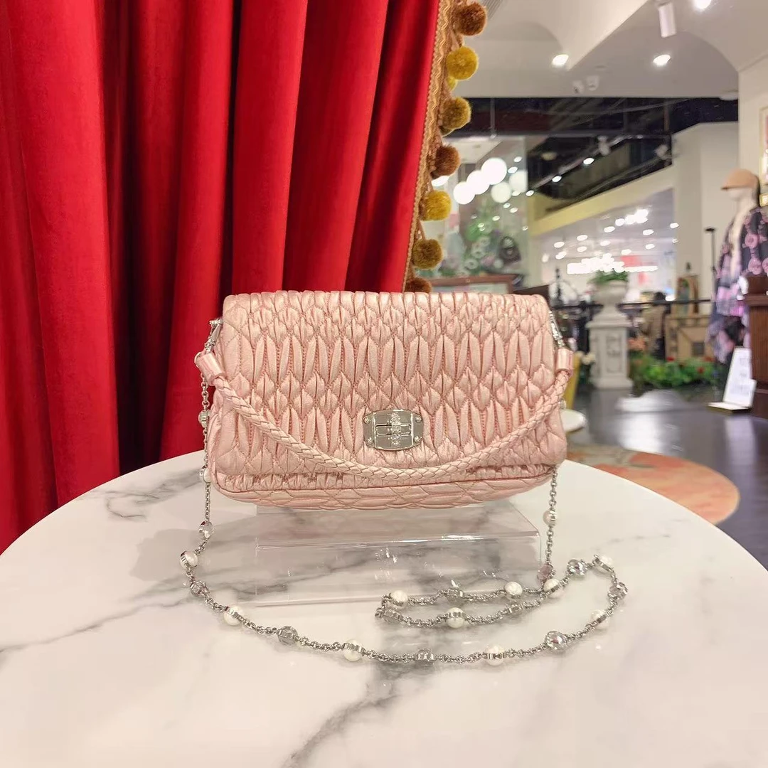 95新 MIU MIU/缪缪 GGS宝石褶皱包粉色银扣羊皮单肩包 82507457