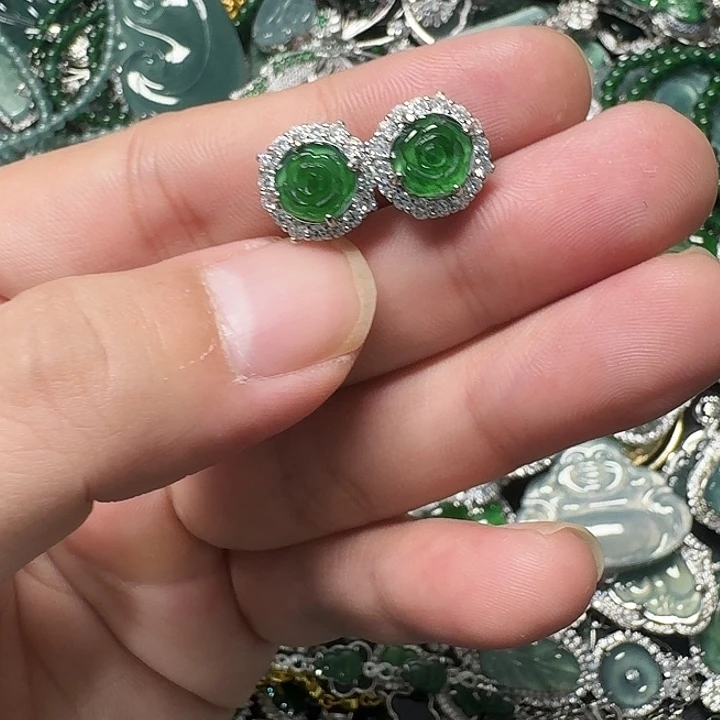 翡翠未镶嵌颈饰天然A货翡翠放漏