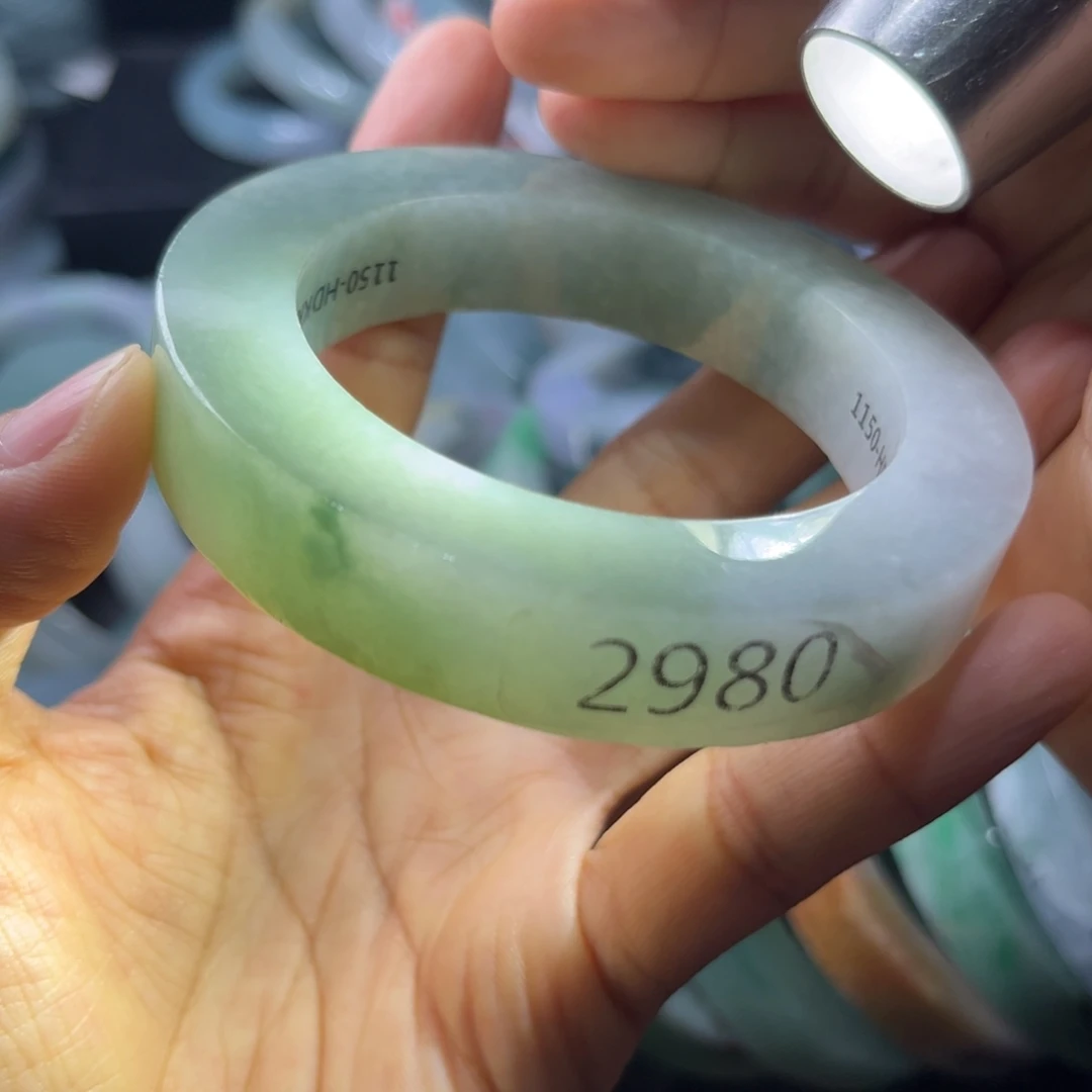 未镶嵌翡翠手镯未镶嵌定制翡翠