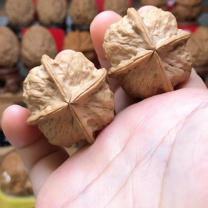 文玩核桃吊坠云南铁核桃