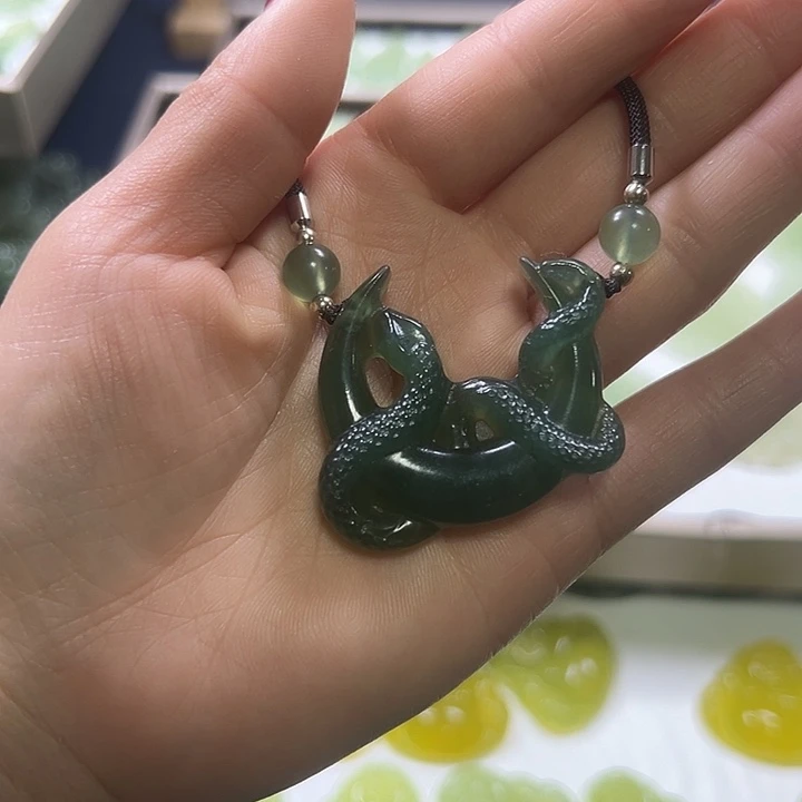 蛇纹石玉颈饰未镶嵌%****／