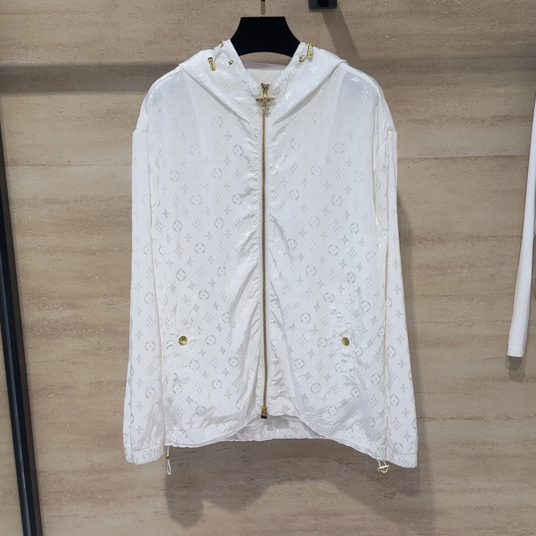 <猪猪出品>2025上新长袖白色印花运动休闲百搭连帽设计师防晒外套