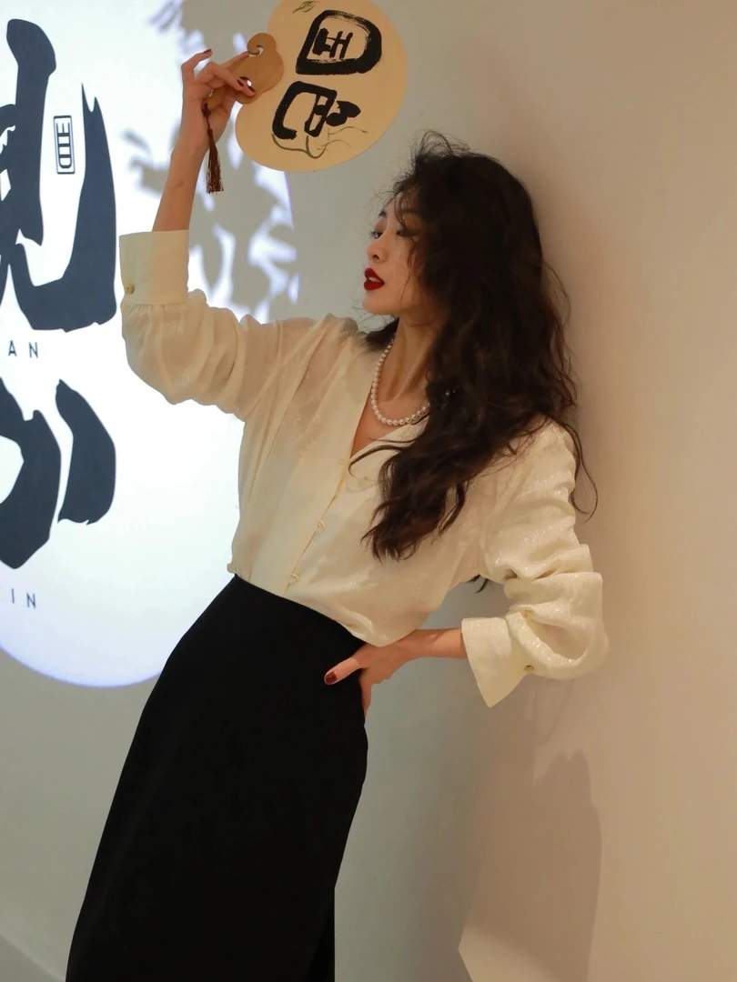 v领白色衬衣新中式轻国风衬衫女春季新款别致漂亮洋气马面裙上衣