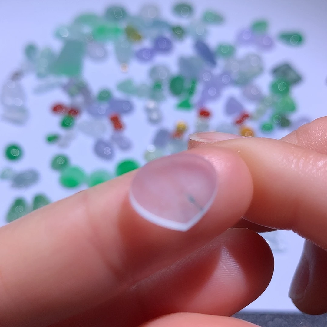 翡翠颈饰未镶嵌心