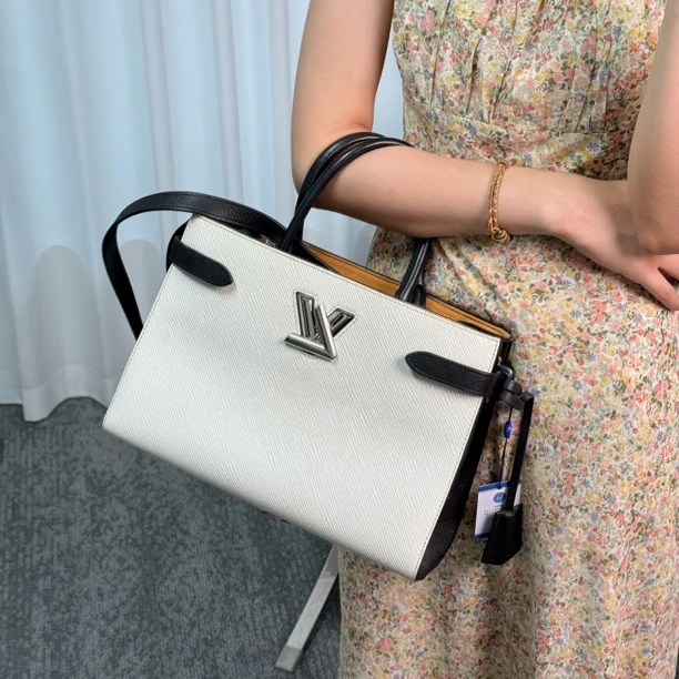 95新 LouisVuitton/路易威登 白色水波纹手提单肩包qx