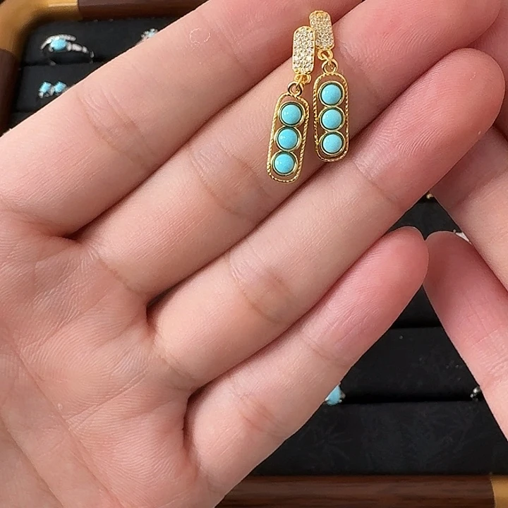 奇***尼绿松石银S925镶嵌耳钉