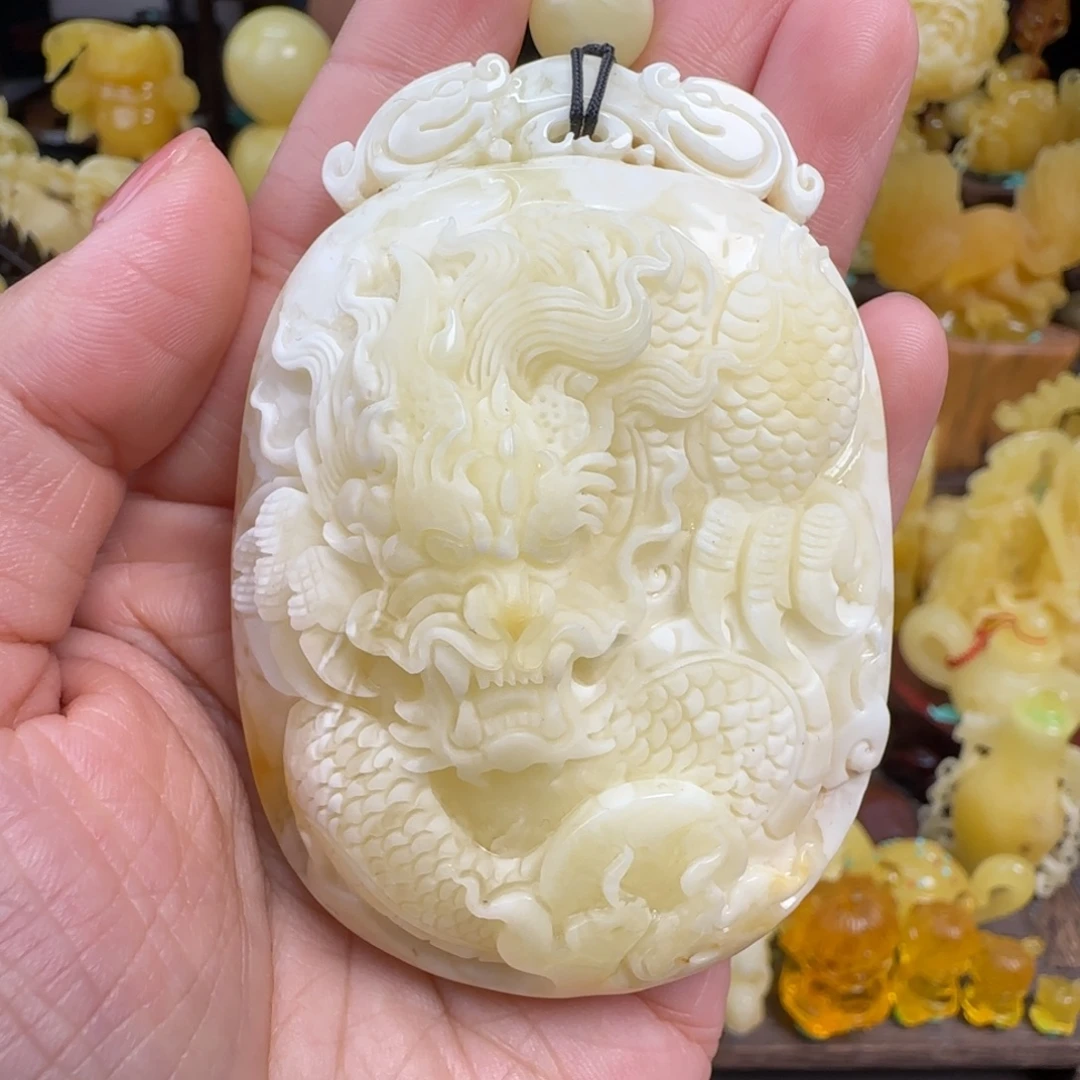 蜜蜡未镶嵌珠宝奇石