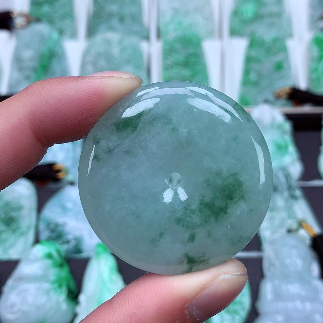 翡翠颈饰未镶嵌翡翠吊坠