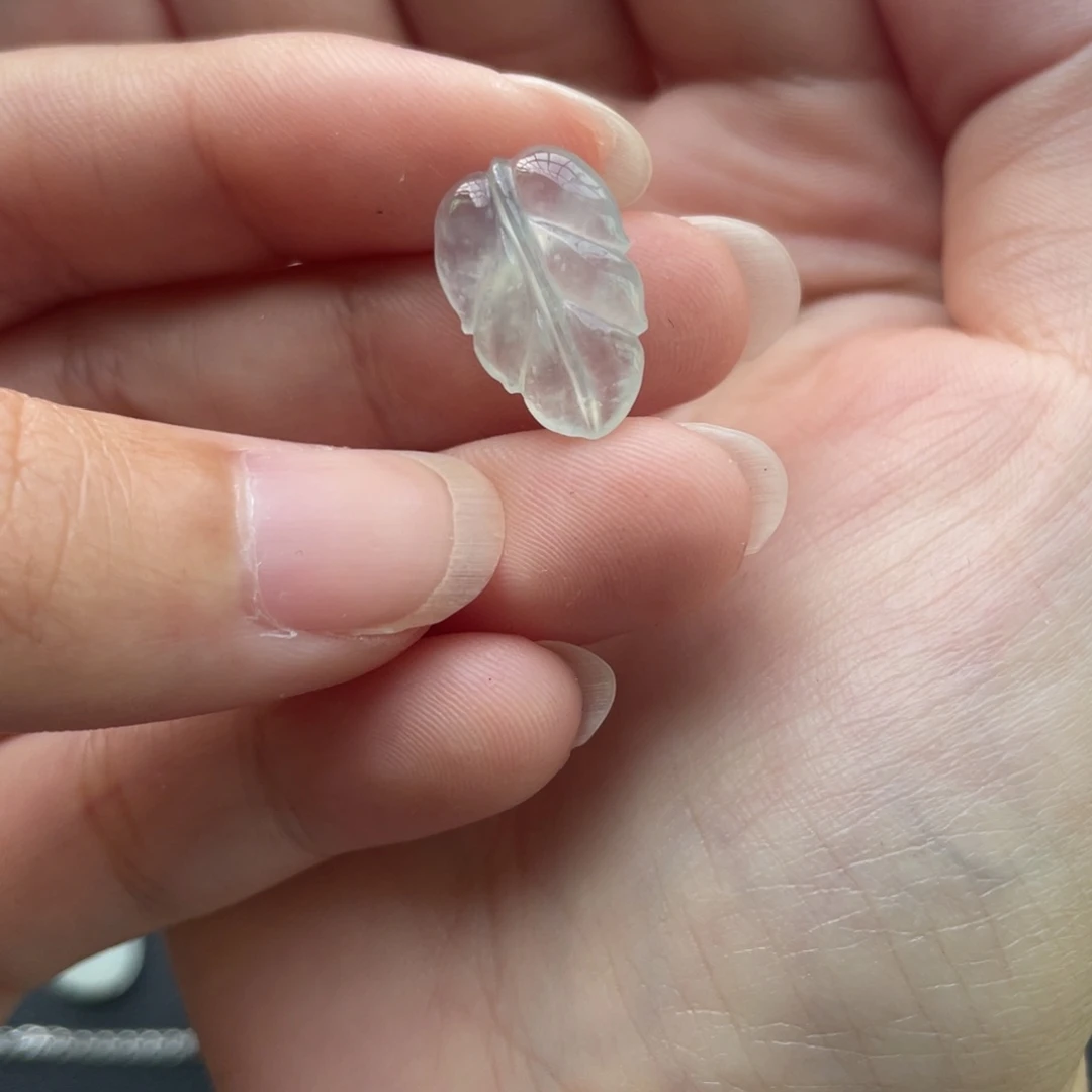 翡翠未镶嵌颈饰乐****?银扣