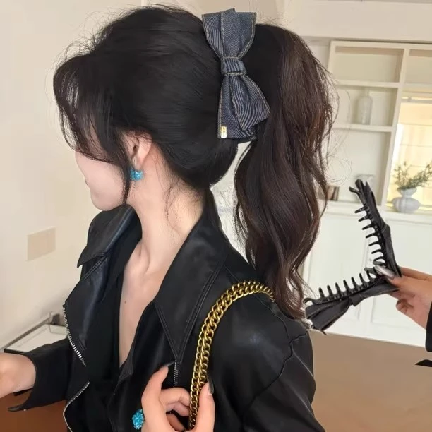 大号尺寸！宽面牛仔蝴蝶结香蕉夹！时髦韩女双面金标蝴蝶结香蕉夹