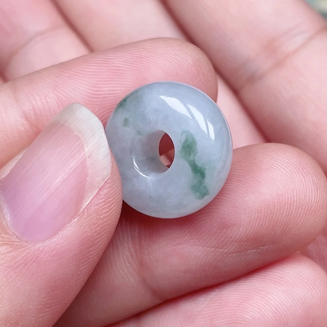 翡翠未镶嵌颈饰甜甜圈