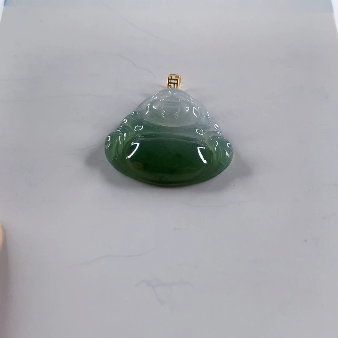 翡翠未镶嵌颈饰佛公