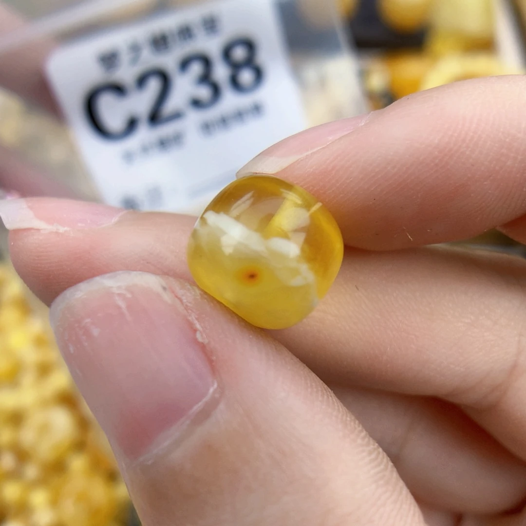 未镶嵌琥珀珠宝奇石11