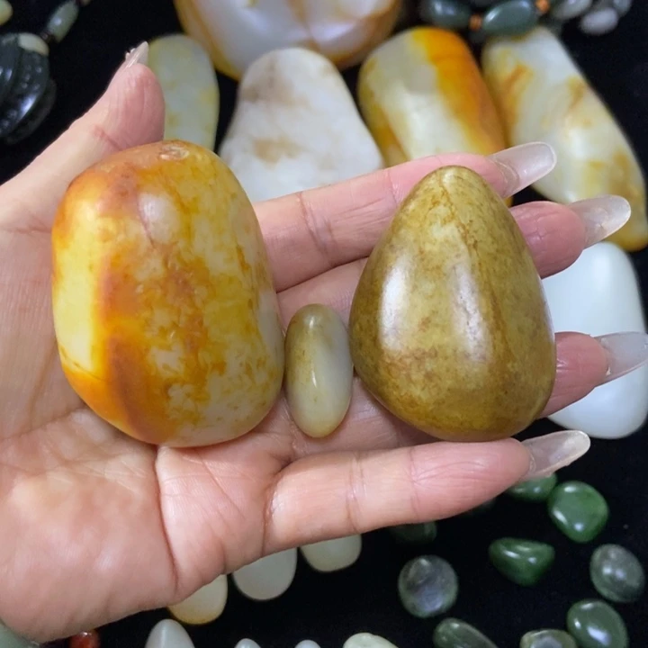 忍***敌和田玉（糖玉）未镶嵌挂件