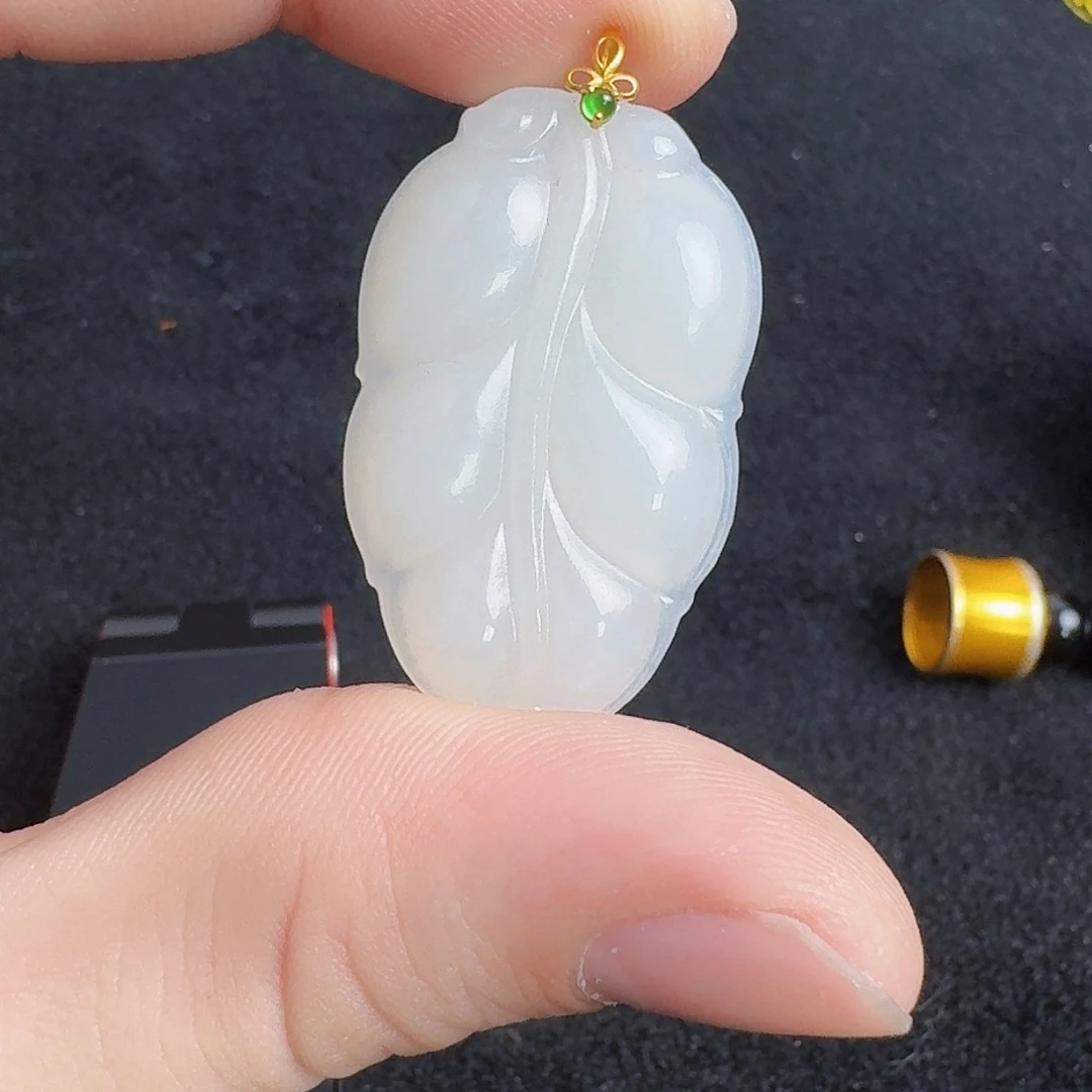 和田玉18K金镶嵌颈饰