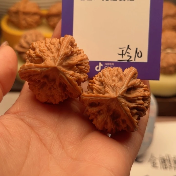 把件文玩核桃浮*闲文玩核桃10