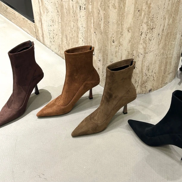 细跟绒面尖头时装靴女2025秋冬新款韩版百搭女靴子袜靴套筒短靴女