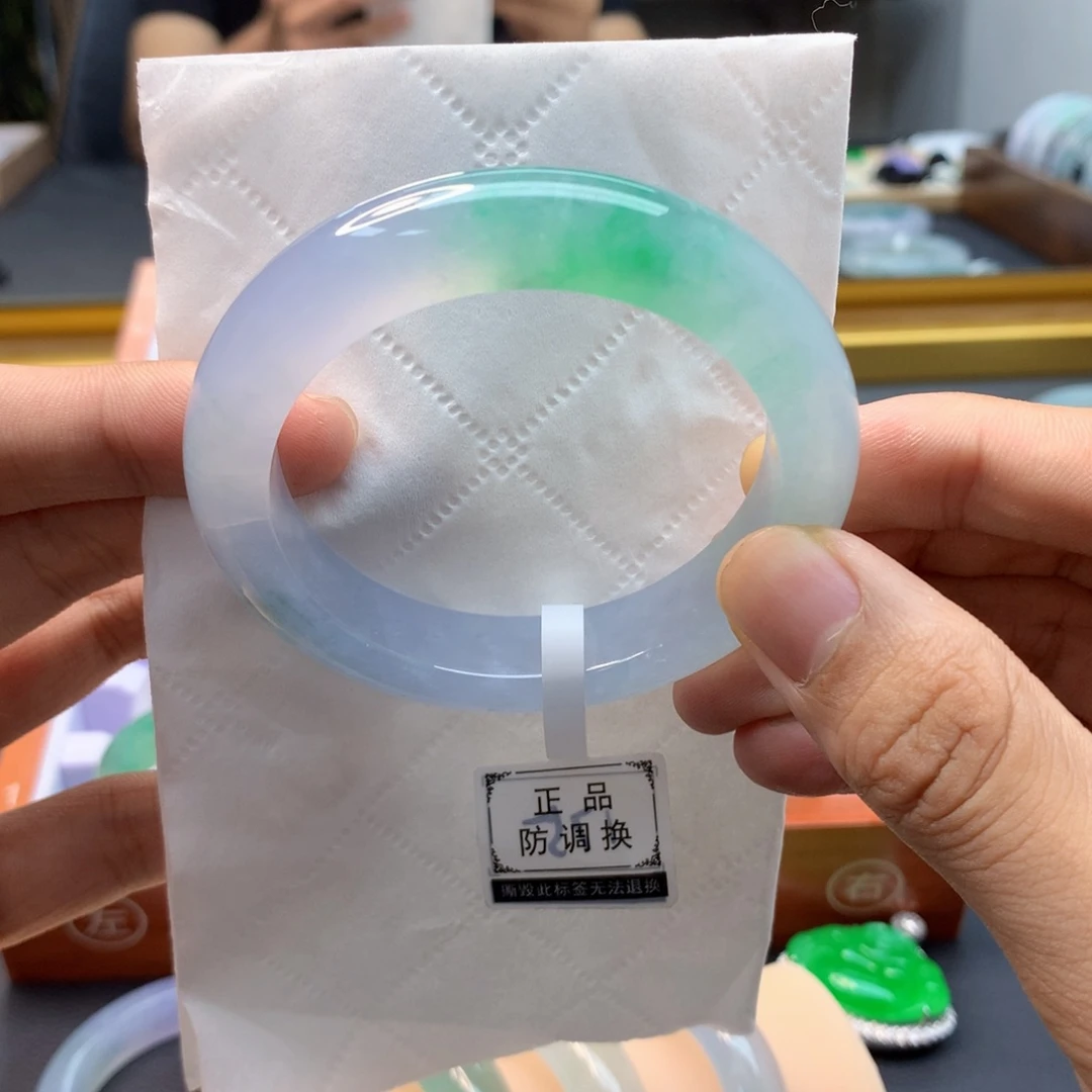 翡翠手镯未镶嵌正