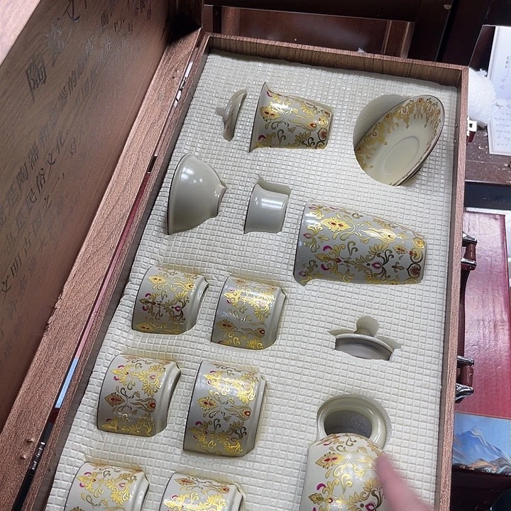 孤品茶具套装等。