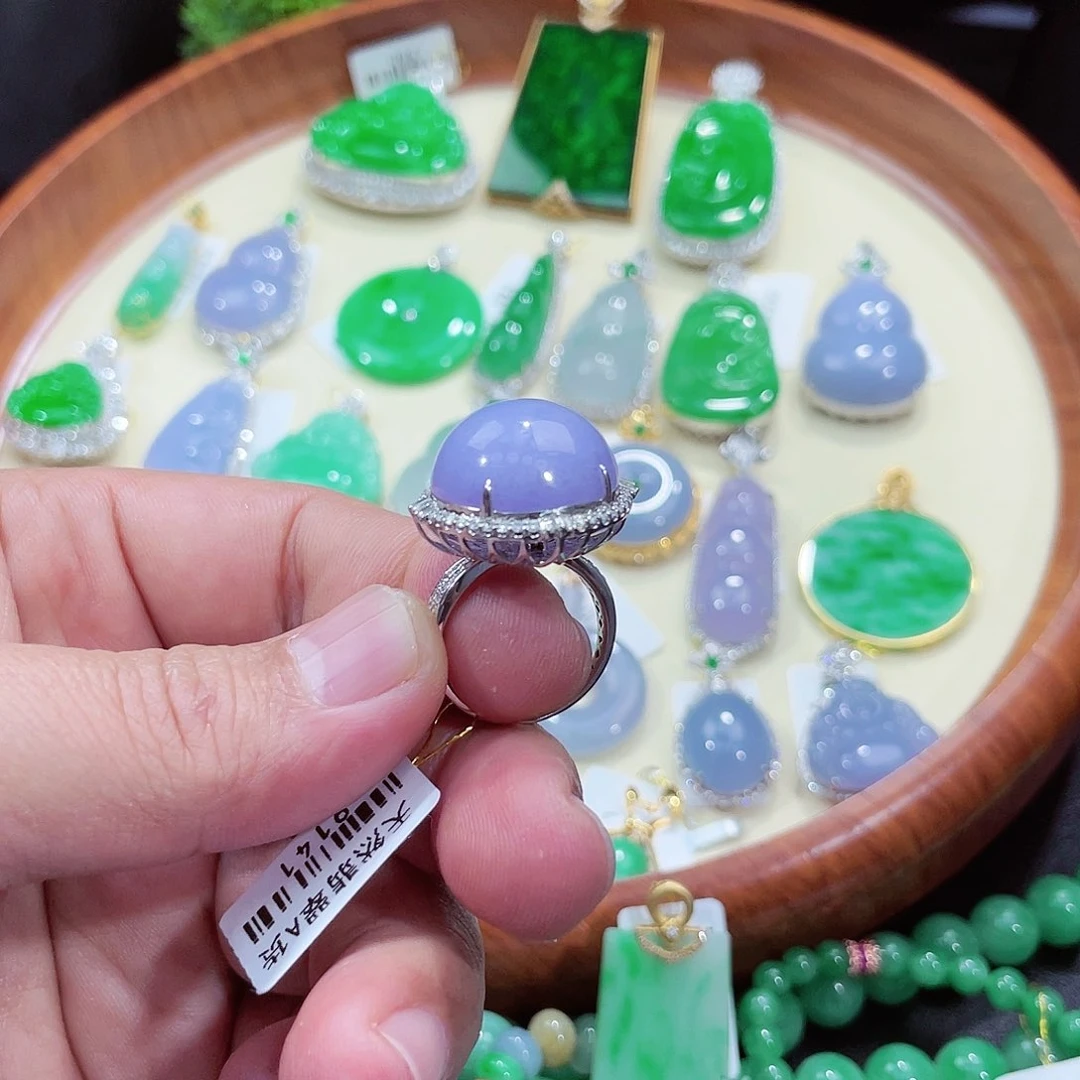 翡翠吊坠(不含链)18K金镶嵌