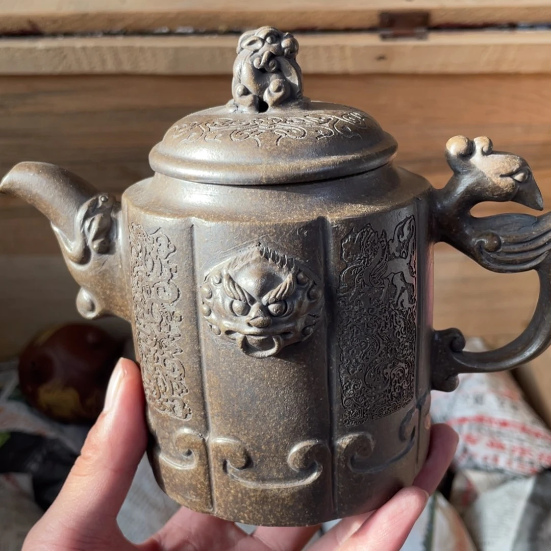 紫砂茶壶老厂紫砂壶一件。