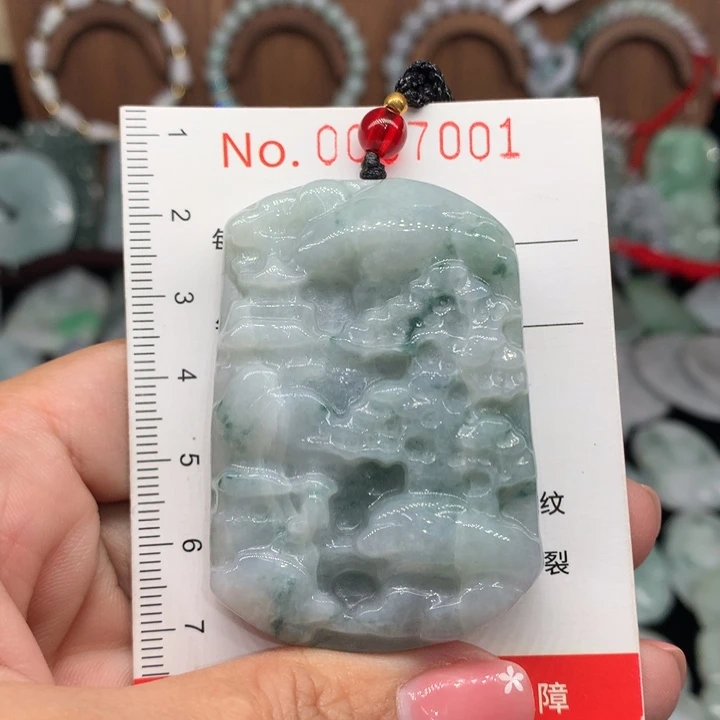 翡翠未镶嵌颈饰微瑕