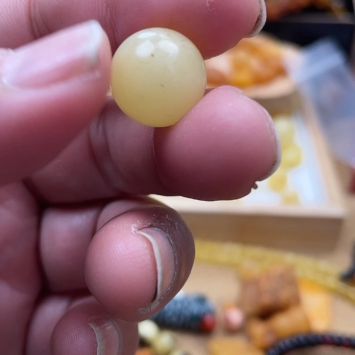 琥珀未镶嵌套链吊坠