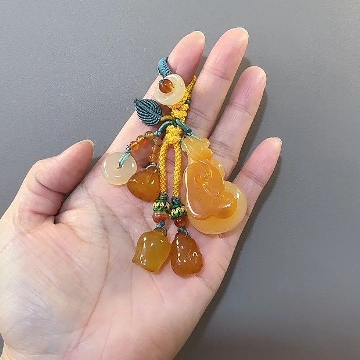 玛瑙/玉髓未镶嵌钥匙挂件